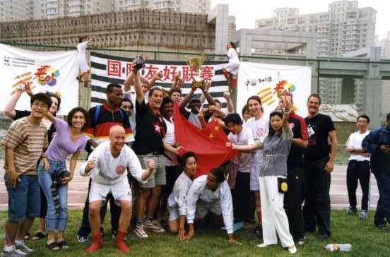 laowai ;老;外世界杯; worldcup ; china ; Foreigners buiildind bridges;